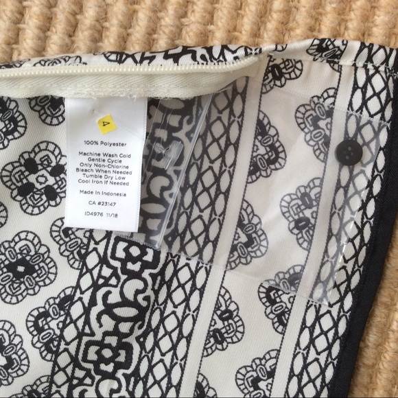 Talbots Black and White Sleeveless Top - Size LP - Picture 11 of 13